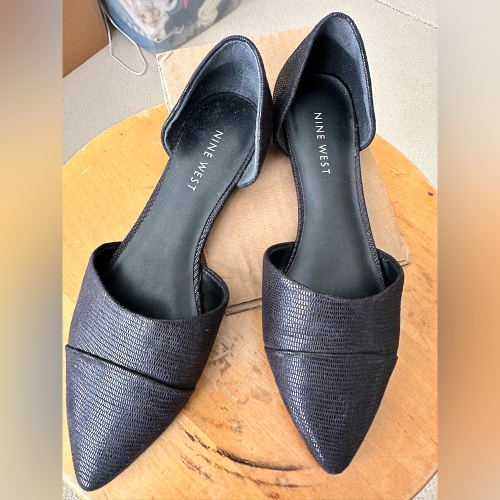 Nine West sz 6 1/2 M D’Orsay flats point toe black texture